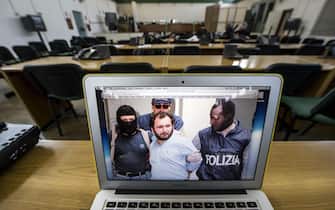 Giovanni Brusca Un momento del processo sulla strage di Capaci bis durante il quale depone il pentito Giovanni Brusca nell'aula bunker del carcere di Rebibbia, Roma, 24 novembre 2014. ANSA/MASSIMO PERCOSSI